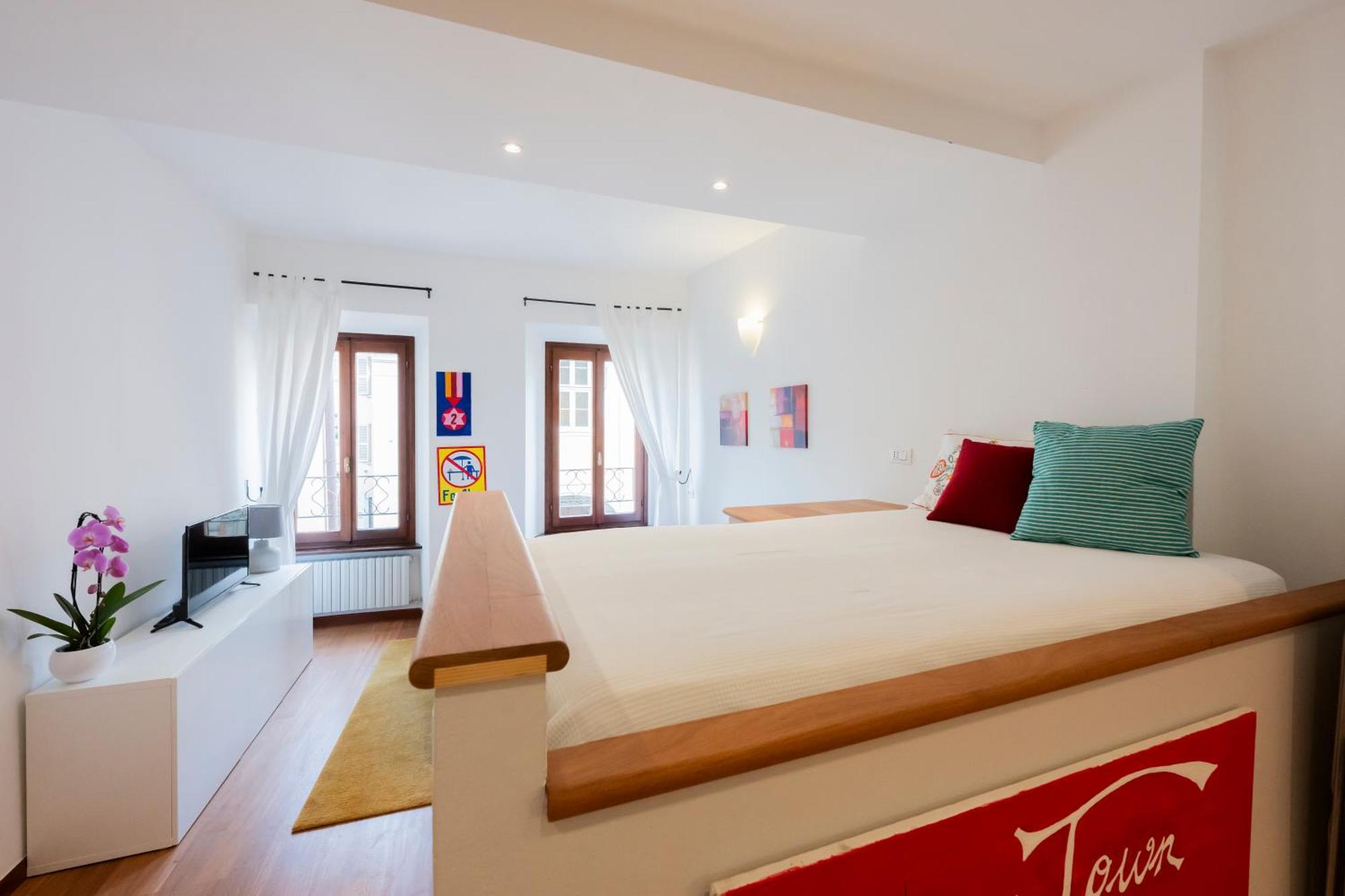 46 Santa Marta Apartment Lecco Bagian luar foto